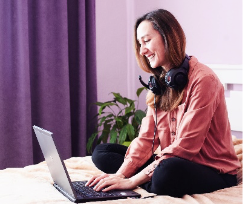 A learner attending an online Release Recover Discover® workshop from home